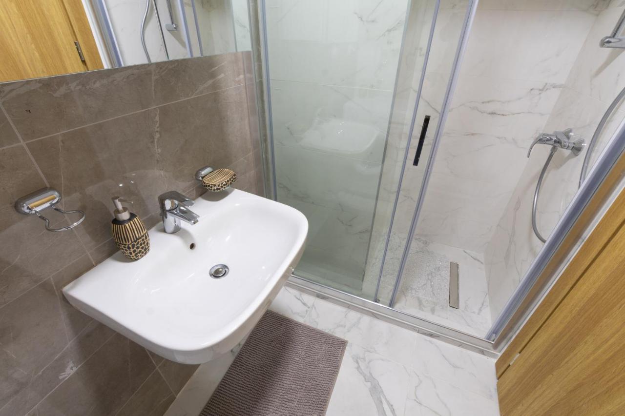 Modern ǀ 1 Bedroom ǀ Wifi Skopje Exteriör bild